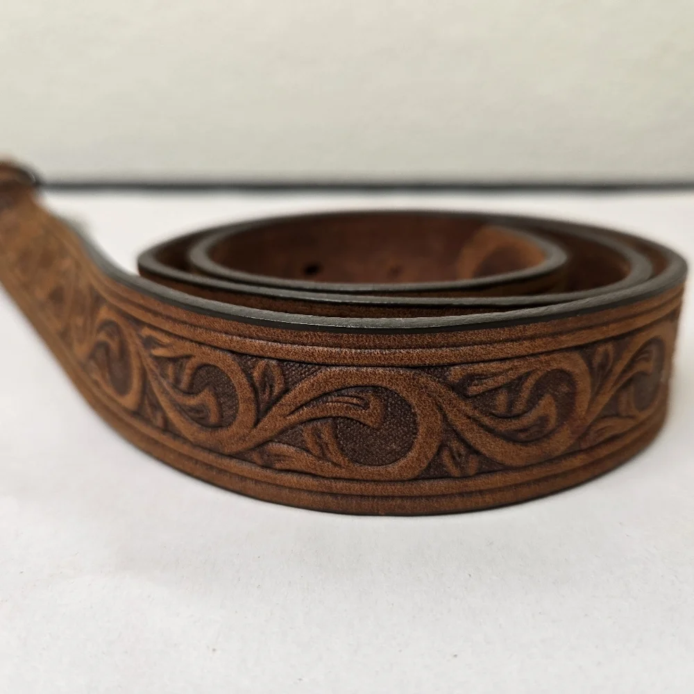 Justin's Women Full Grain Leather Belt With Silver Heart Buckle 34 In *READ**